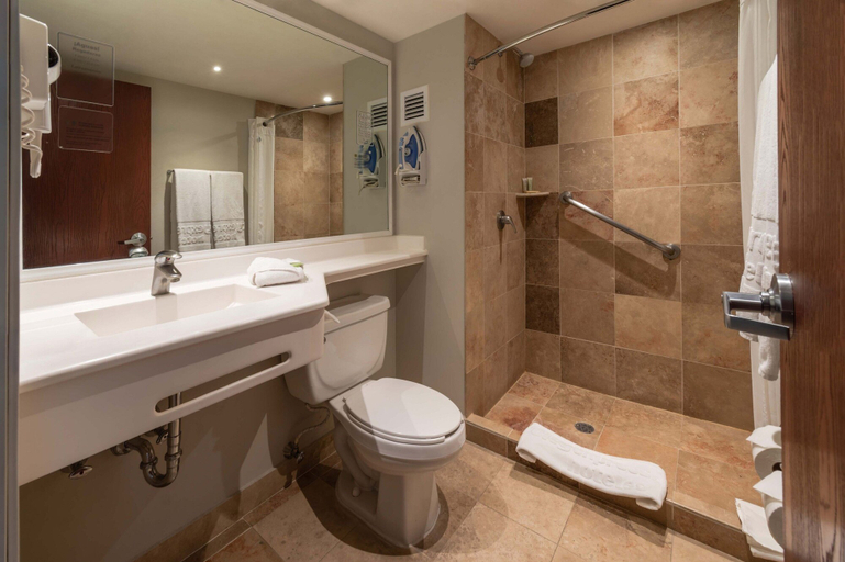Bathroom 2, City Express by Marriott Chihuahua, Chihuahua