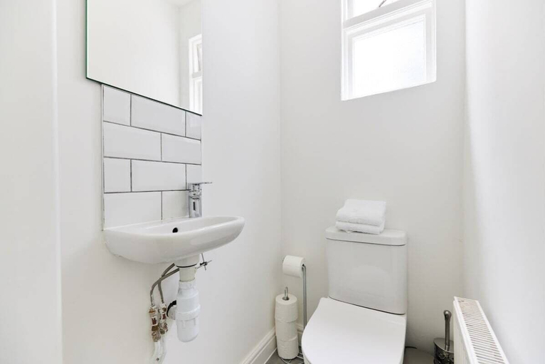 Bathroom 3, The Fulham Escape - Alluring 5BDR Flat, London