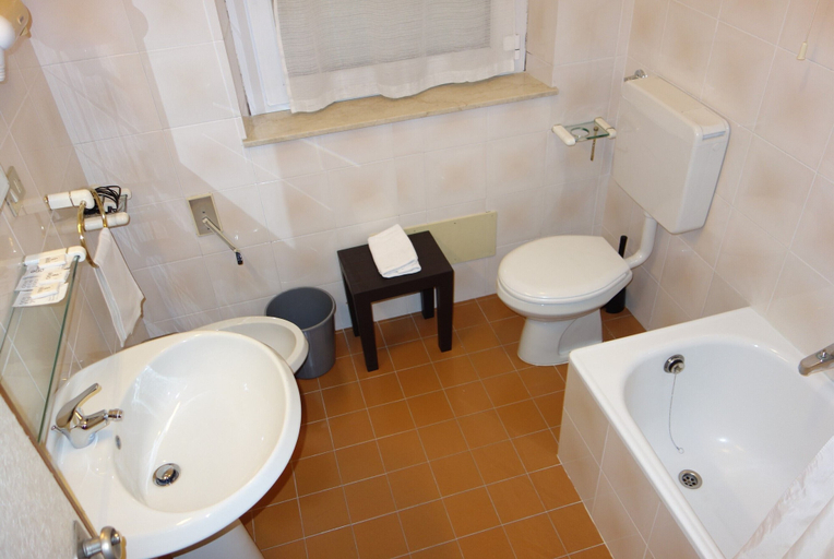 Bathroom 4, Euromotel Croce Bianca, Verona