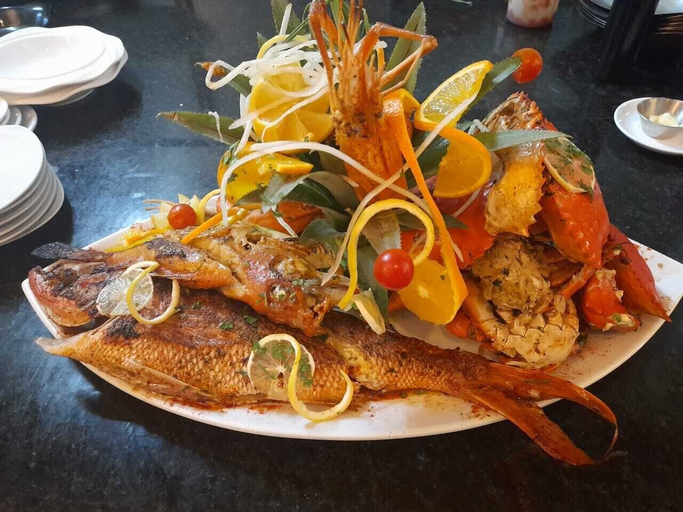Food & Drinks 3, Sunset Boulevard Beachfront Apartment