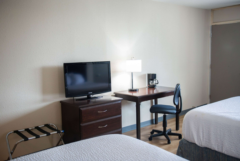 Bedroom 4, Days Inn by Wyndham Waynesboro, Waynesboro