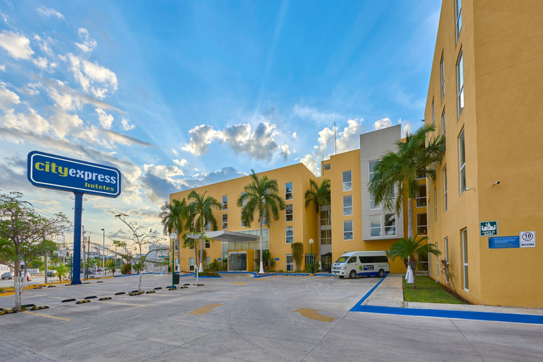 Exterior & Views 2, City Express by Marriott Campeche, Campeche