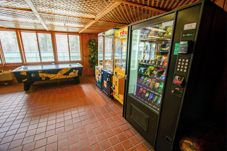 Food & Drinks 5, The Village of Loon Mountain Fixed Rooms, Grafton