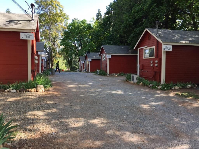 Exterior & Views 2, Miners Camp, Placer