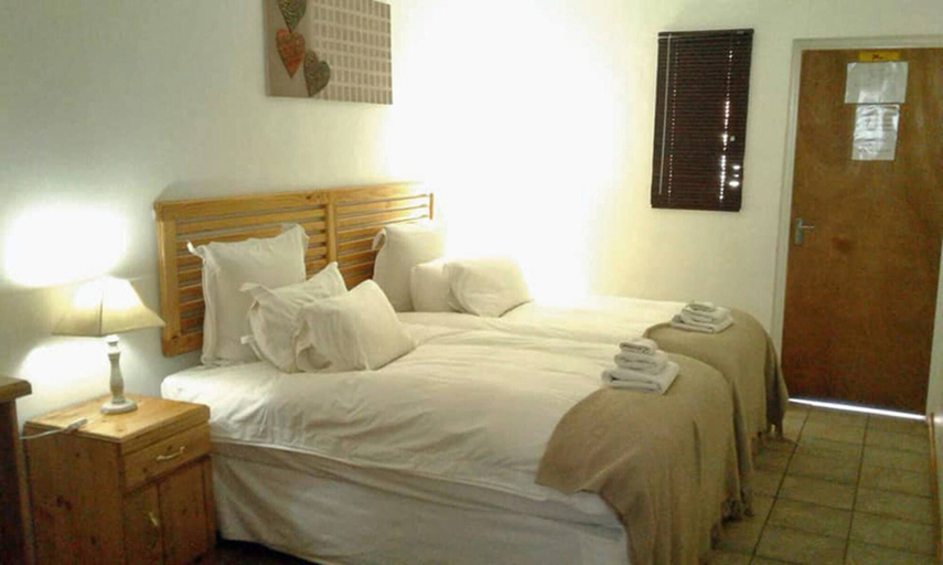Bedroom 2, D & H Guesthouse, Ehlanzeni
