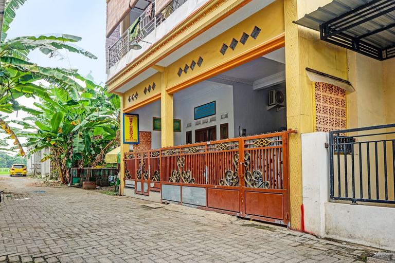 Exterior & Views 1, Hotel O Noril Haromain Homestay Syariah, Pasuruan