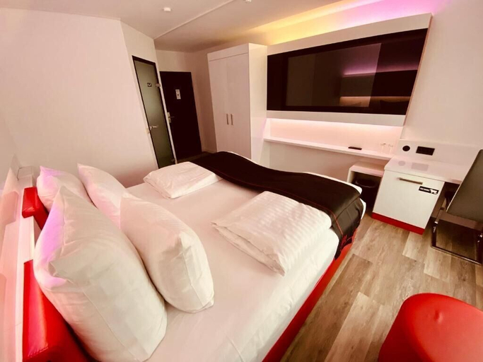 Bedroom 5, DORMERO Hotel Bretten, Karlsruhe