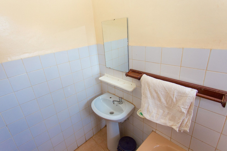 Bathroom 3, Heart Land Hotel, Nyarugenge
