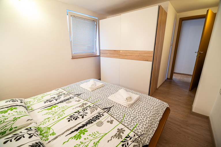 Bedroom 2, Apartments Ole, Tolmin