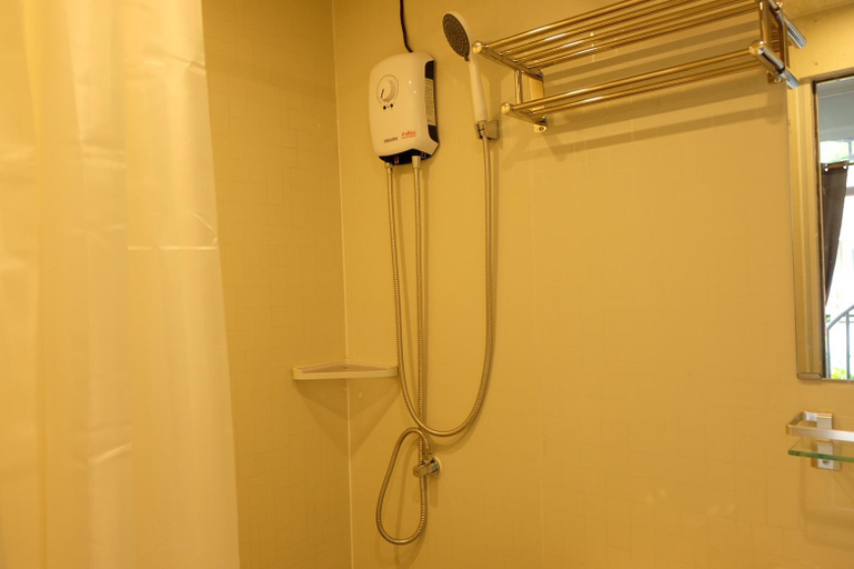 Bathroom, Baan Cha-lier Sook Bangsaray, Sattahip