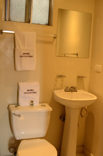 Bathroom 4, Hotel Boulevard Mexicali, Mexicali