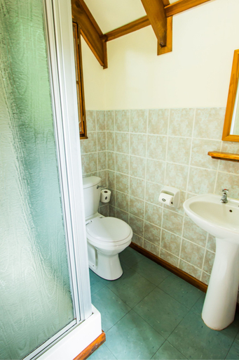 Bathroom 4, Imvubu Lodge, Uthungulu