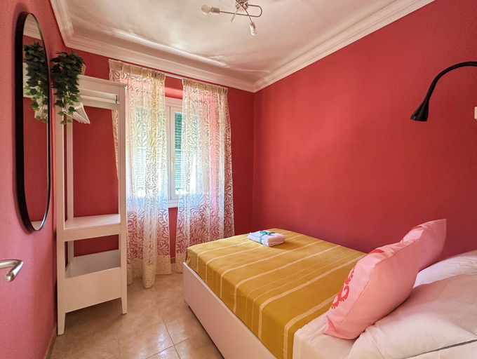 Bedroom 5, Ca' Bea Apartment with AC and Terrace, La Spezia
