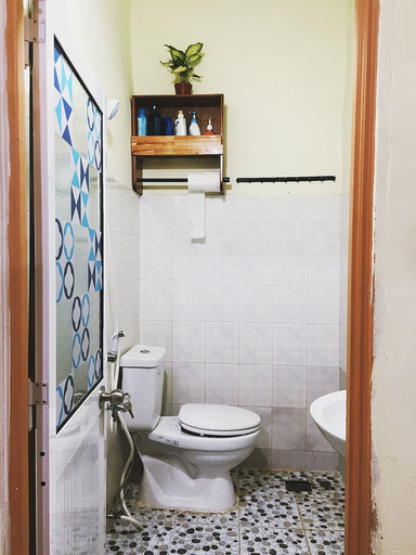 Bathroom, Ha's House, Côn Đảo