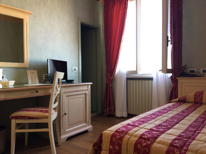 Bedroom 5, Albergo Sapori, Bologna