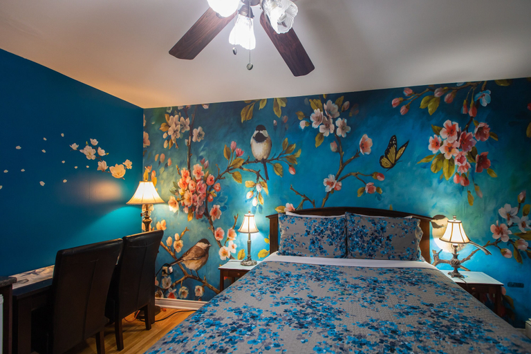 Bedroom 2, Prince Street Suites, Queens