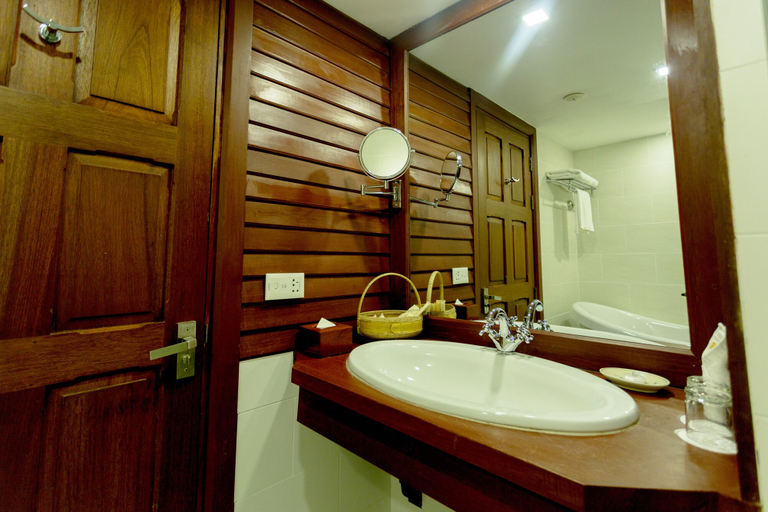 Bathroom 4, Royal Angkor Resort & Spa, Siem Reap
