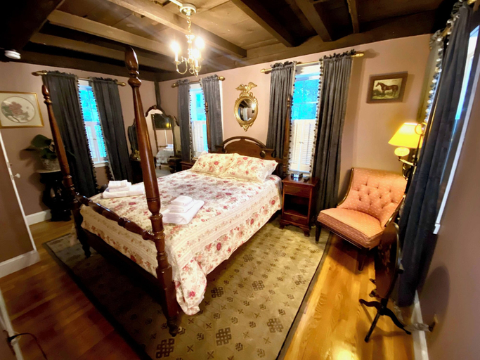 Bedroom 2, Silsbee's by Daniels House, Essex