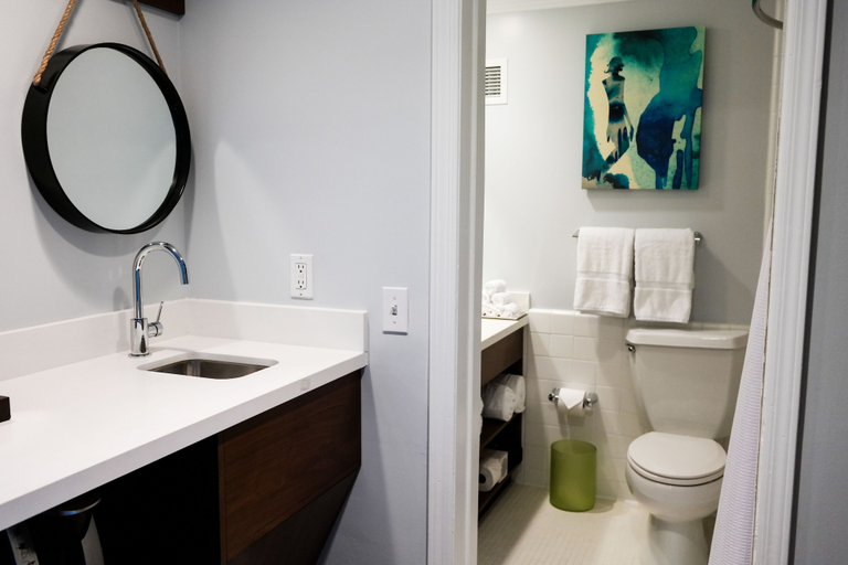 Bathroom 5, Town And Country Resort Hotel, San Diego