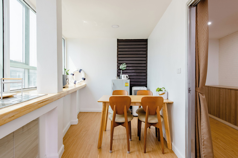 Dining Room 4