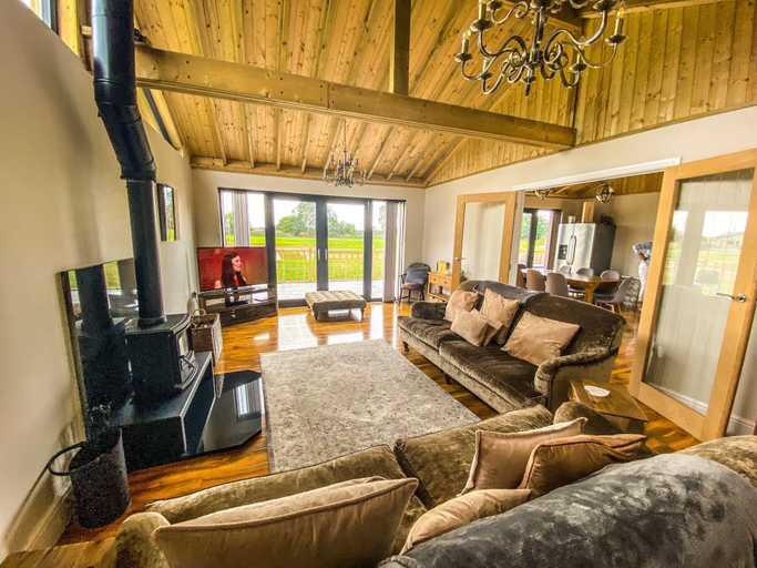 Others 5, 4bed Lodge Sleeps8-pet Friendly-hot Tub-log Burner, East Riding of Yorkshire