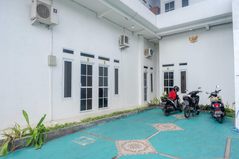 Others 3, Syariah near Universitas Slamet Riyadi Solo, Karanganyar