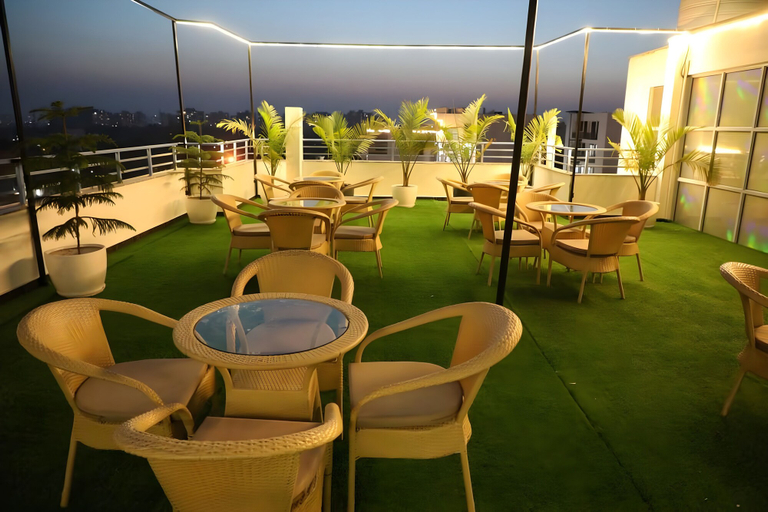 Food & Drinks 5, Hotel Elite 29 Golf Course Road, Gurgaon