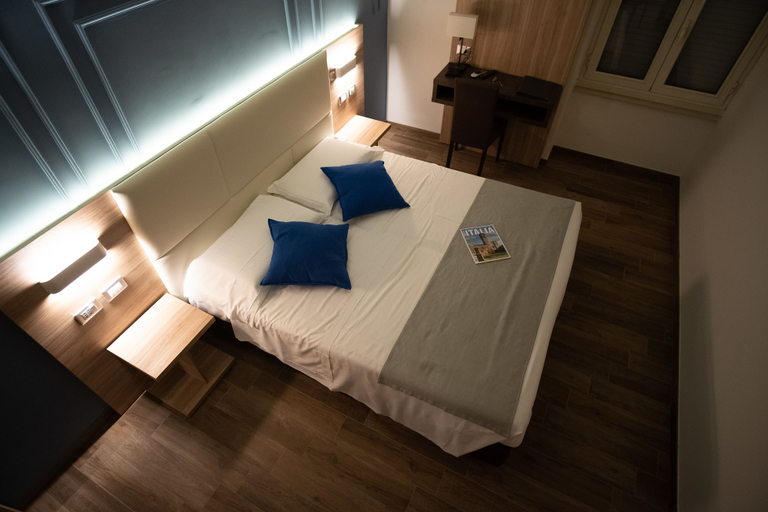 Bedroom 2, Boutique Stop and Sea Guesthouse, Rome