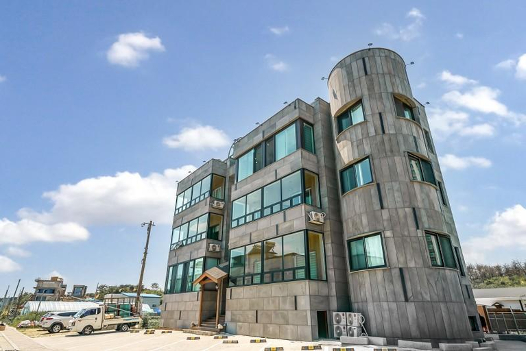 Exterior & Views 1, Goseong Hayanpado Pension, Goseong