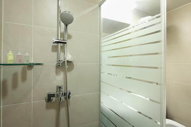 Bathroom 5, Dream House, Mapo