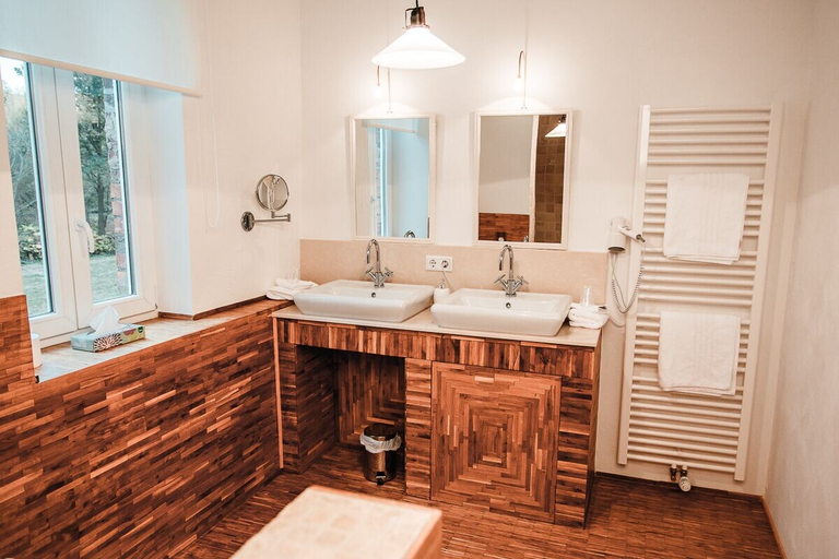 Bathroom 5, Landhotel Kahltalmühle, Aschaffenburg
