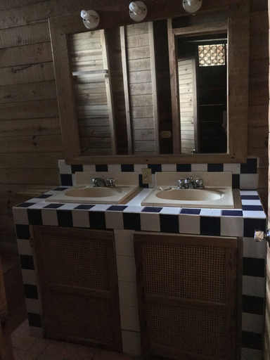 Bathroom 5, Roatan Bed & Breakfast Apartments, Roatán