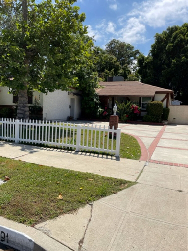 Exterior & Views, Summer Leaf, Los Angeles