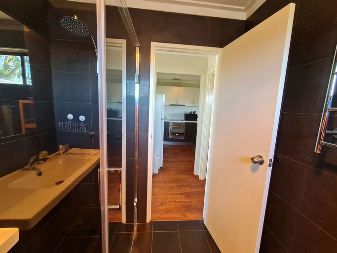 Bedroom 4, SUMMER BREEZE - Holiday and Business Accommodation, Stirling