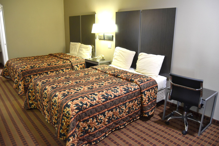 Bedroom 2, Camelot Inn & Suites Highway 290 NW Freeway, Houston