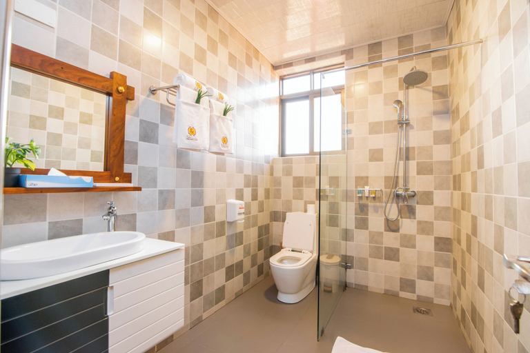 Bathroom 4, HOTEL LA VENA, Busiiro