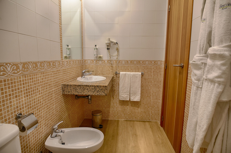 Bathroom 4, Sercotel Tribuna Málaga, Málaga