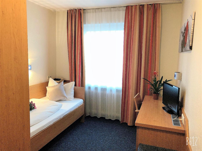 Bedroom 2, Hotel Austria Stuttgart-City, Stuttgart