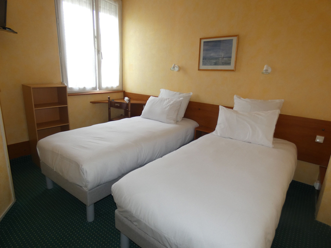 Bedroom 2, Hôtel de France, Calvados