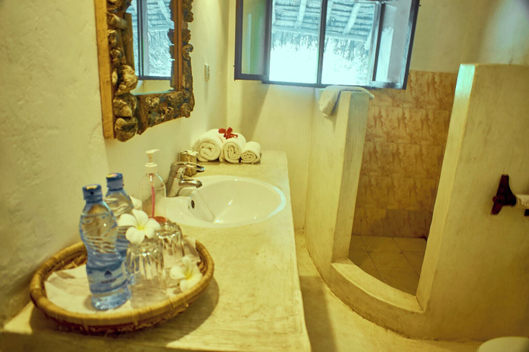 Bathroom 4, Mvuvi Lodge Watamu, Kilifi North