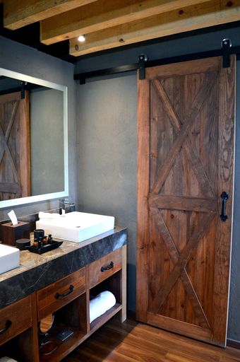 Bathroom 5, Hacienda Los Picachos, Allende