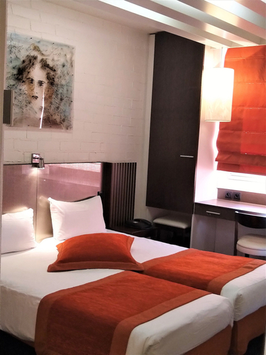 Bedroom 3, Hôtel Europole, Isère