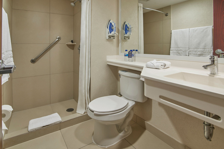 Bathroom 4, City Express by Marriott Puebla Finsa, San Pedro Cholula
