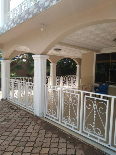 Others 5, KROBIA EXECUTIVE LODGE, Tema