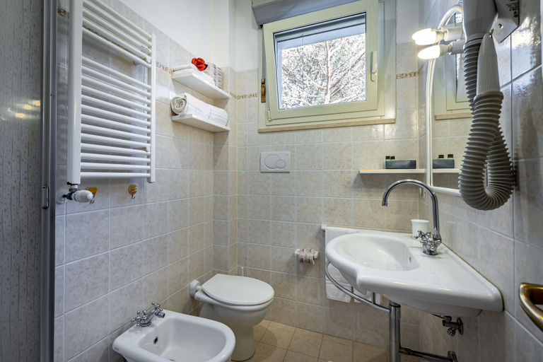 Bathroom 3, Residence Mareblu, Grosseto
