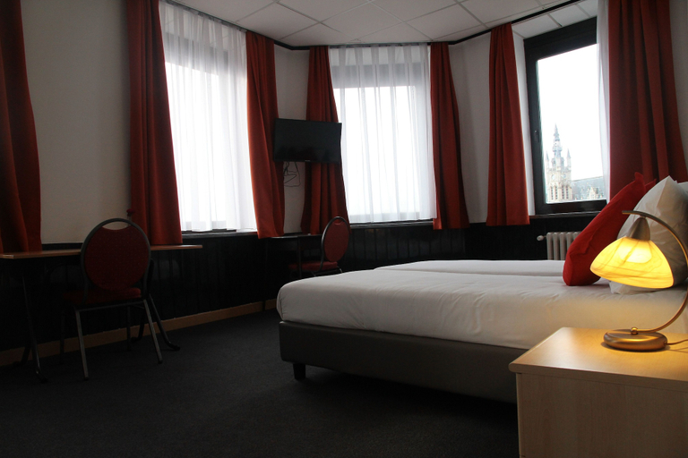 Bedroom 4, Hotel De Spiegel, Oost-Vlaanderen