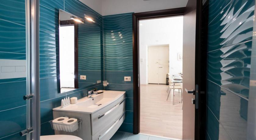 Bathroom 2, The Best Rent - Spacious apartment near Roma Termini station, Rome