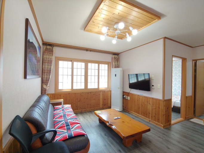 Others 4, Gyul House, Seogwipo