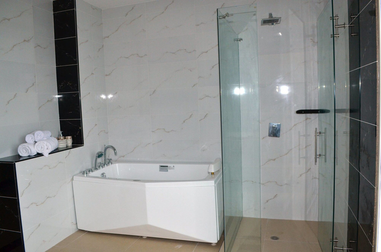 Bathroom 5, Hotel Yubarta, Buenaventura