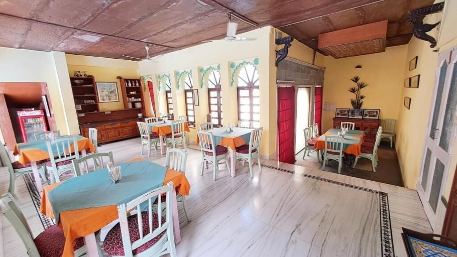 Food & Drinks, HOTEL MAHENDRA PRAKASH, Udaipur
